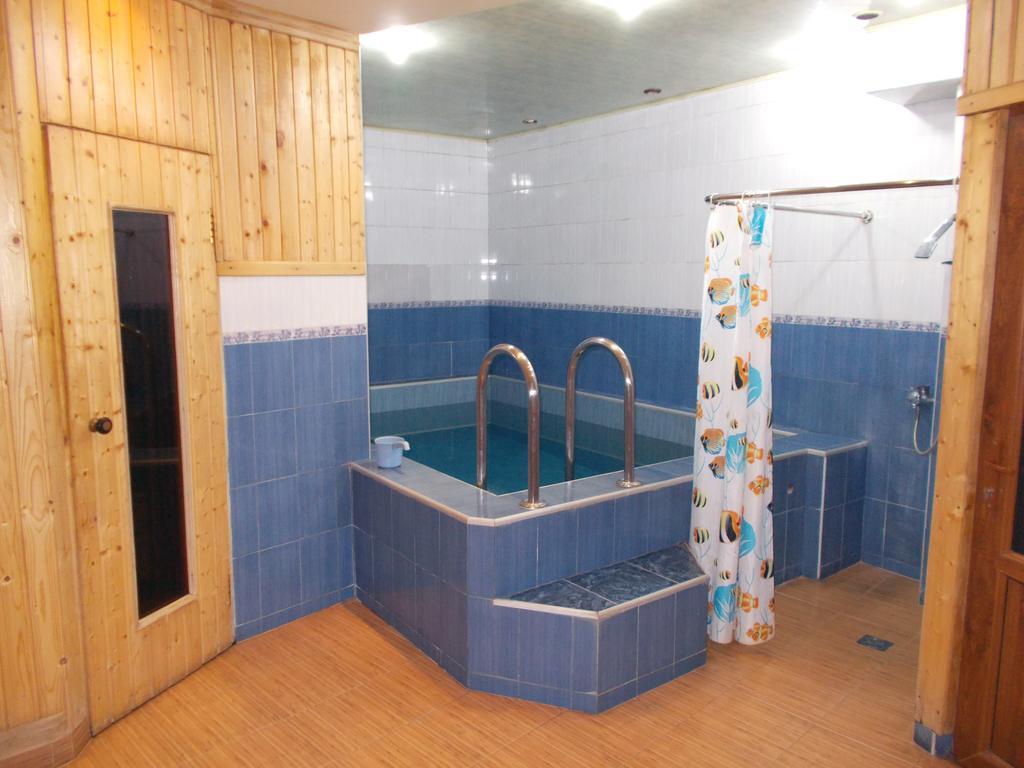 Manand Hotel Ереван Екстериор снимка