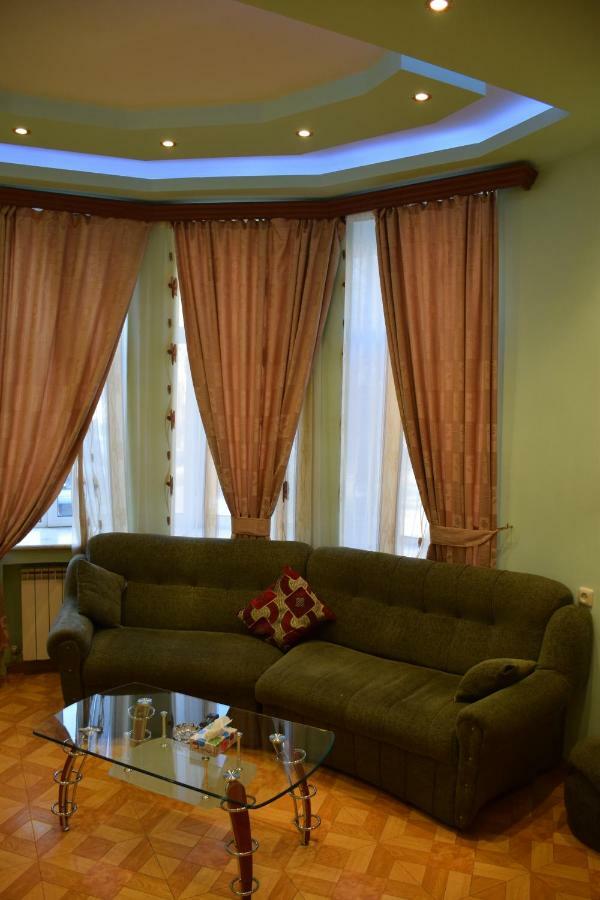 Manand Hotel Ереван Екстериор снимка